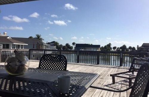 Jamaica Beach House | Gated Deck for Children 3BR Great Fishing!