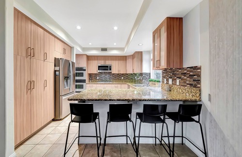 Tarzana House | Gated King-Suite Villa W Pool Table & Fireplace!
