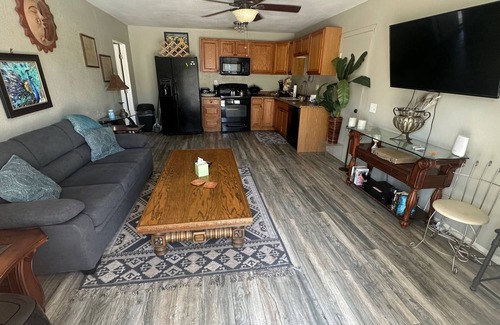 Perris House | Gated Lake Mathews Retreat – Stunning Views, Modern Comforts. FULLY FURNISHED.