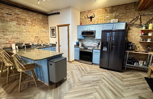 Rio Grande Apartment | Gated Parking I Walk to Convention & Delta Center I Elevator