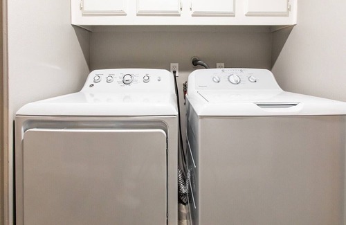 Hemet Apartment | Gated Townhouse Style Near Medical Center and D/T