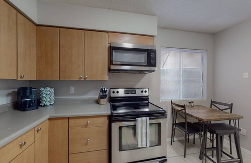 Uptown Condo | Gated Uptown Condo, 2bd/1ba, KING bed added