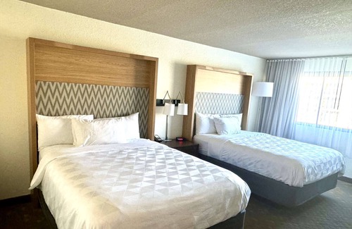 Flint Hotel | Gateway Hotel & Convention Center, BWPC