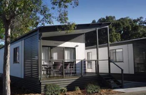 Arrawarra Other | Gateway Lifestyle Lorikeet