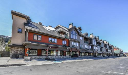 Mountain House House | Gateway Lodge 5084 by SummitCove Lodging