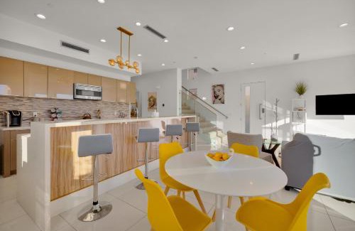 Palm Springs Villa | Gateway Luxury Resort Style With A Private Pool