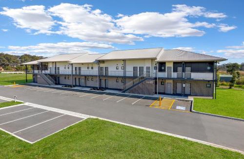 Vineyard Hotel | Gateway Motel
