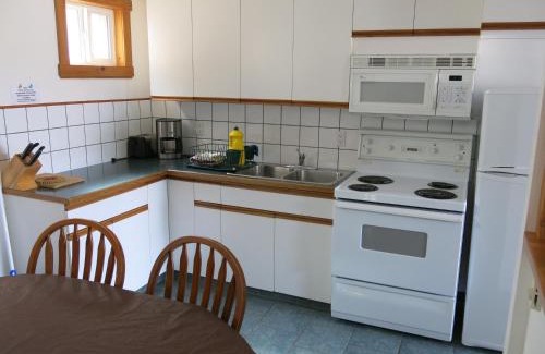 East Kootenay Hotel | Gateway Motel