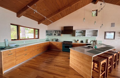 Carmel Riviera House | Gateway to Big Sur, 10 min to Carmel restaurants. Pebble Beach 8 miles away