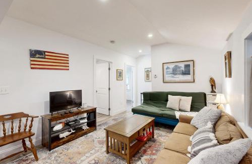 Hyannis House | Gateway to Cape Cod