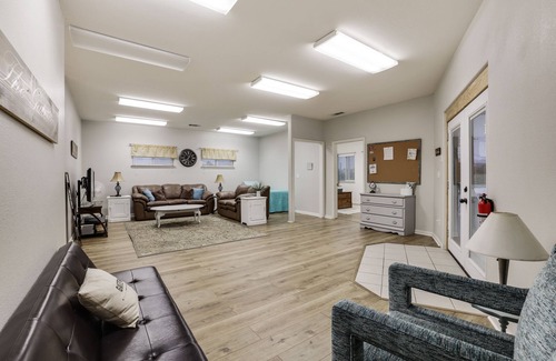 Springville Apartment | Gateway to Sequoia National Park, Golf, Springville
