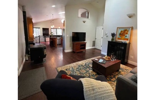Chicago Park House | Gateway to Tahoe-Clavey Winery Cottage in the Sierra Foothills Wine Country.