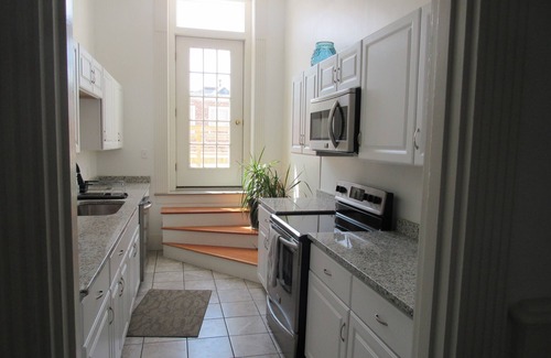 New Bedford Apartment | Gateway to the Cape and Islands. Luxury urban setting