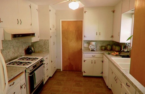 Visalia House | Gateway to the Sierras