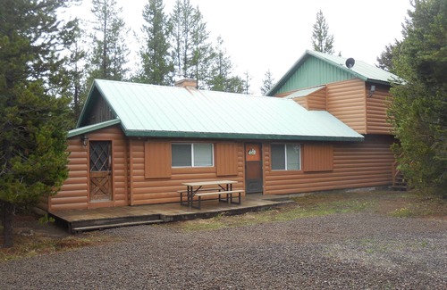 Island Park Cabin | Gateway To Yellowstone Park And Outdoor Adventure. FREE internet and cleaning.