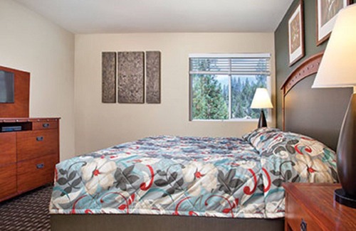 Bass Lake Resort | Gateway to Yosemite!