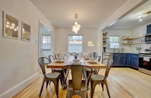 Downtown House | Gather! PingPong~6BR~PorchTV~Walk Dtwn~Pets~15+