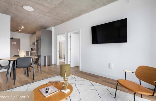 River North Apartment | Gather Your Group: 20BRs in Lincoln Park