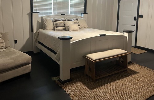 Little Rock House | Gathering Friendly Poolhouse
