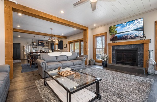 Oakland House | Gathering Place: Lakefront w. boat slip | Dog friendly | Hot tub | Fire pit