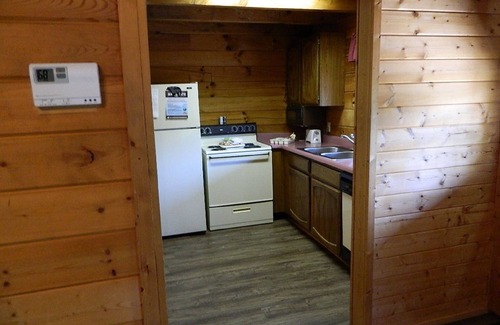 Pittman Center Cabin | Gatlinburg Log Cabin for Honeymooners or Just A Well Deserved Getaway