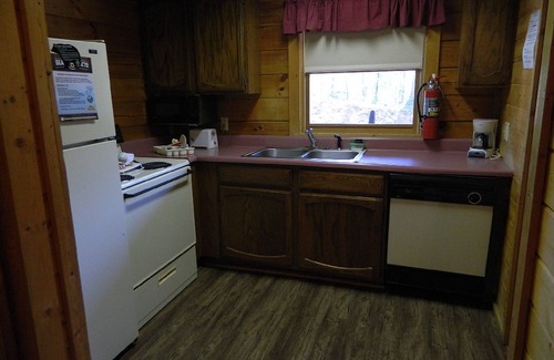 Pittman Center Cabin | Gatlinburg Log Cabin for Honeymooners or Just A Well Deserved Getaway