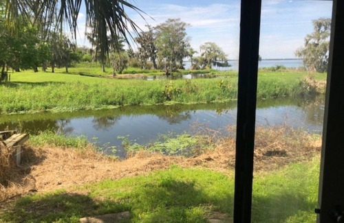 Oviedo House | Gator Hole: Old-Florida Cabin Feeling 2-bedroom, 1.5-bath house, sleeps 4.
