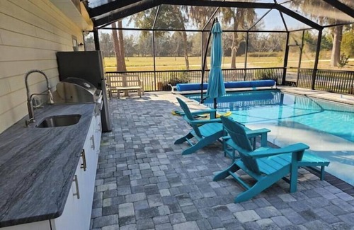 Waldo House | Gatornationals retreat with pool