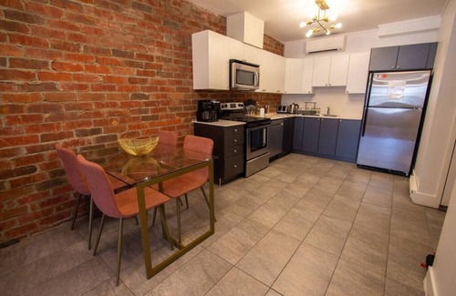 Plateau Mont Royal Condo | Gatsby/Rooftop/Terraces/Plateau/St-Denis/AC/TV