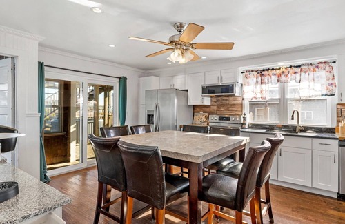Ocean Bay Park House | Gatsby's - Heated Plunge Pool & Hot Tub in OBP, Sleeps 26, Steps From The Beach