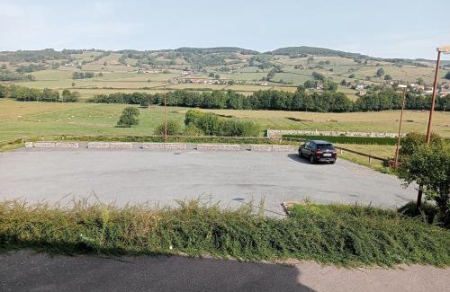 Saint-Symphorien-de-Marmagne Hotel | Gaulois