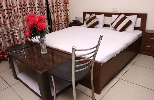 Zirakpur Hotel | Gaurav Residency