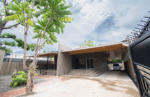 Dumaguete House | GAVS ABODE: Your Peaceful and Spacious Retreat in Dumaguete