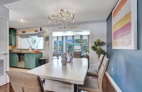North Corals House | GAY mens heated pool guesthouse/clothing optional w/game room 10min from Wilton