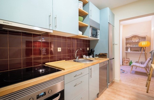 Santa Marinha Apartment | Gaya Avenue 102 - Flat w/Balcony