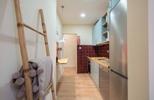 Santa Marinha Apartment | Gaya Avenue 102 - Flat w/Balcony