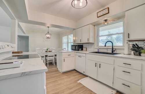 Gaylord House | Gaylord Family Home: Walk to Shops & Restaurants!