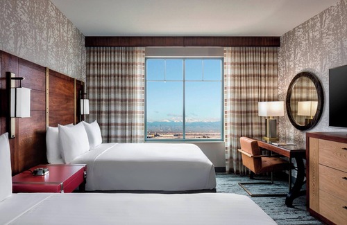 Aurora Hotel | Gaylord Rockies Resort & Convention Center