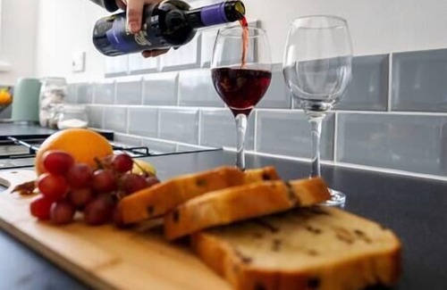 Doncaster Apartment | Gayton Apt-2Bdrm-Spacious-Parking-Kitchen-A1M/M18