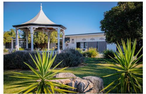 Strathmerton Hotel | Gazebo Motor Inn - Strathmerton