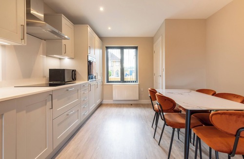 Newton St Loe Apartment | Newly Refurbished Home, Short Drive to Bath Centre