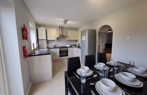 Merthyr Tydfil House | 3 Bed house with Garage Nr BPW & Brecon Beacons