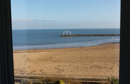 Woodhorn House | "Beaches" Sea Front House with Full Sea Views, Northumberland Coast.