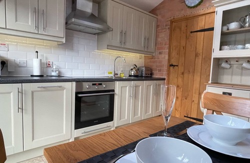 Tiddington Cottage | Luxury Coach House, Stratford-upon-Avon, Cotswolds.