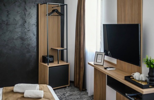 Timisoara Hotel | GBU Home - Pink Room 204
