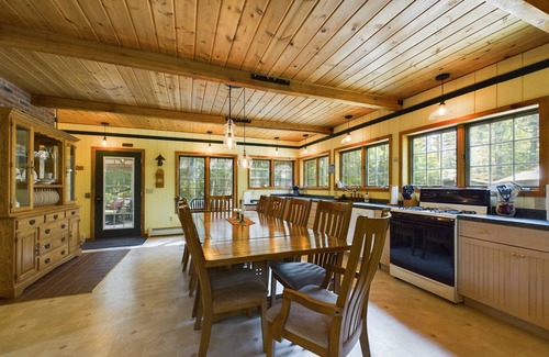 Wetmore Cottage | GDC- Near Buckhorn Restaurant, Large Family Home,Trail 7 Accessible