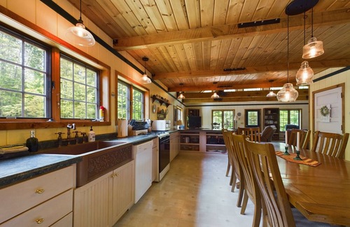 Wetmore Cottage | GDC- Near Buckhorn Restaurant, Large Family Home,Trail 7 Accessible