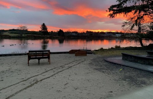Warrenton House | Gearhart Lakefront Family Vacation Rental