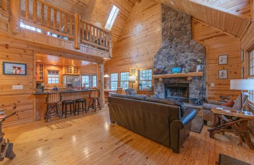Saugatuck House | Gecko Getaway - Great cabin getaway - private hot tub - community pool
