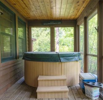 Saugatuck House | Gecko Getaway - Great cabin getaway - private hot tub - community pool